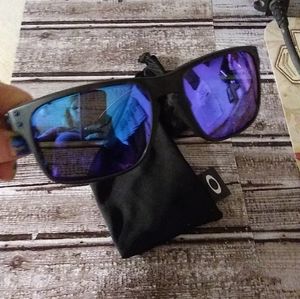 Oakley Holbrook sunglasses
